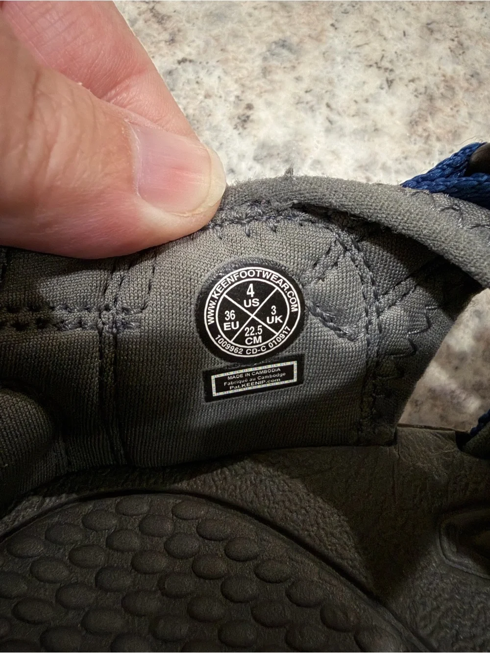 Keen Newport H2 Kids 4Y Blue and Gray Sandal S3‎